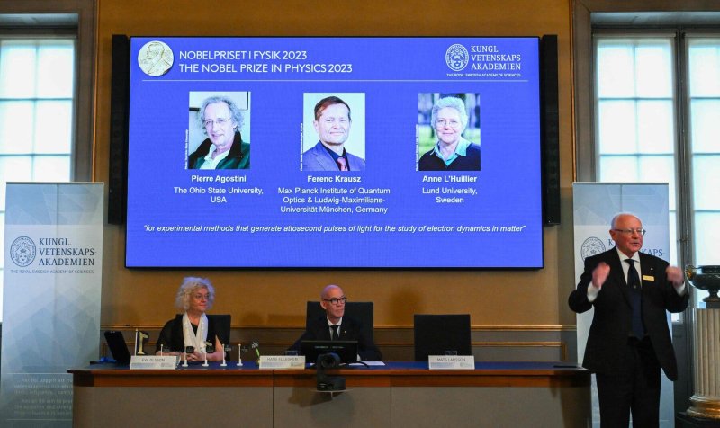 Nobel Prize in Physics Awarded to 3 Scientists