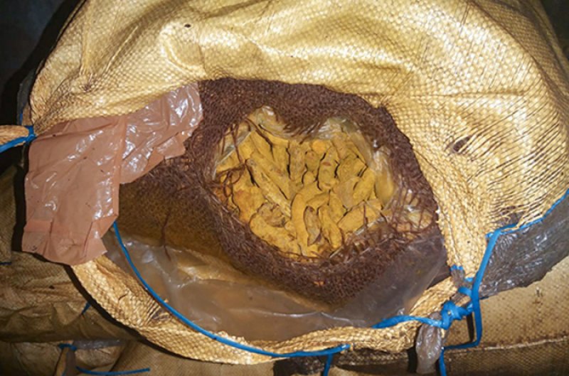Navy seizes a dinghy with 749kg of dried turmeric