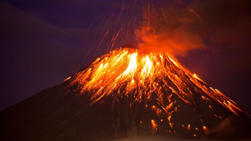 Philippines urges  to mask up after volcanic smog alert