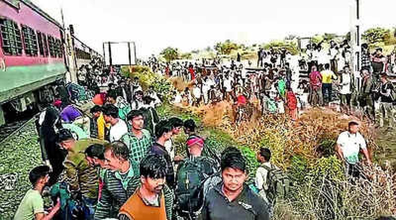 12 killed as passengers jump off their train in india