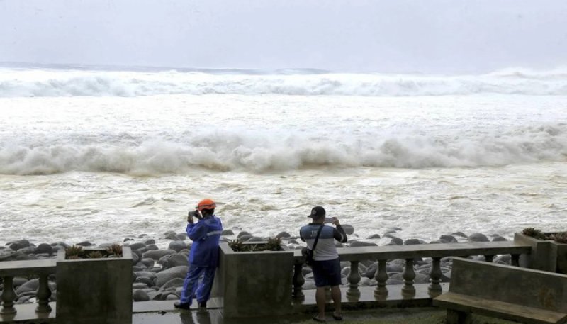 Taiwan evacuates 3,000 ahead of arrival of Typhoon Fung-wong