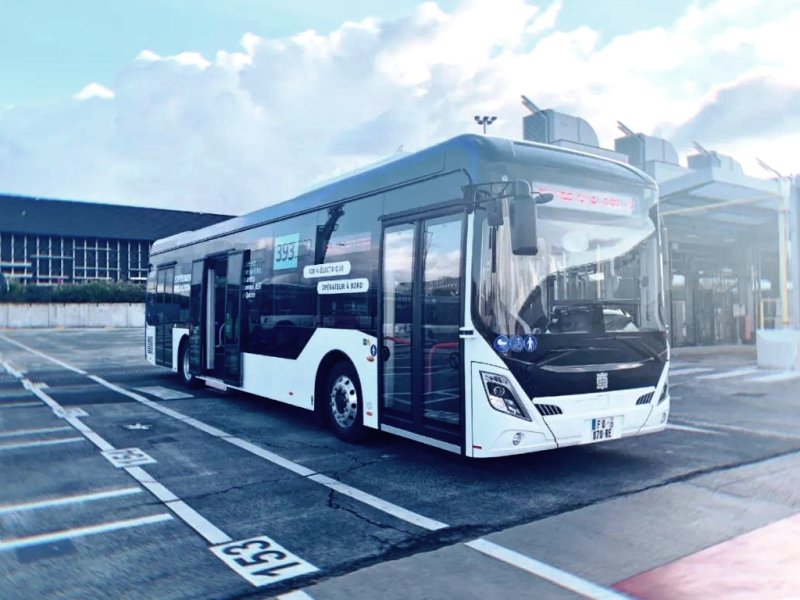 China to provide 100 luxury electric buses to Sri Lanka