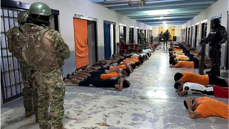 Ecuador prison violence: Dozens of guards taken hostage