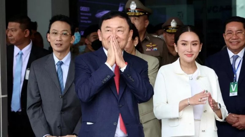  Former Thai PM's prison sentence reduced to a year