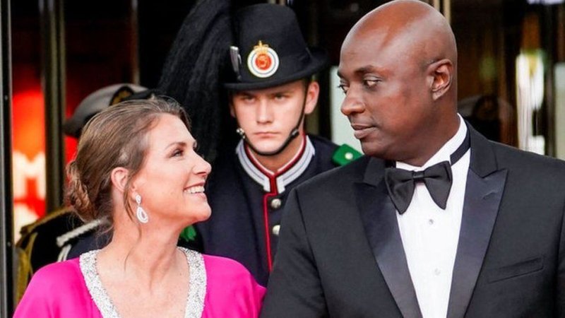 Norway princess and US shaman's wedding begins