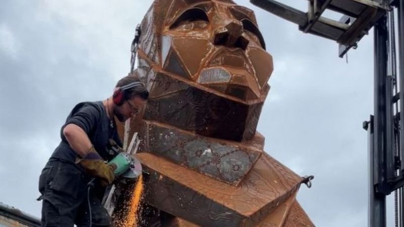 Smethwick sculpture to celebrate women who wear hijabs