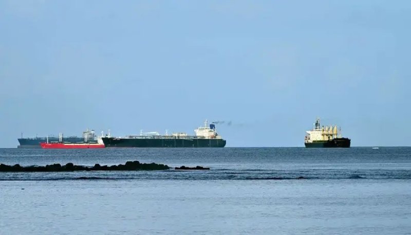 Iran oil tankers stranded off Sri Lanka