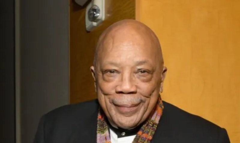Quincy Jones giant of US music has died aged 91