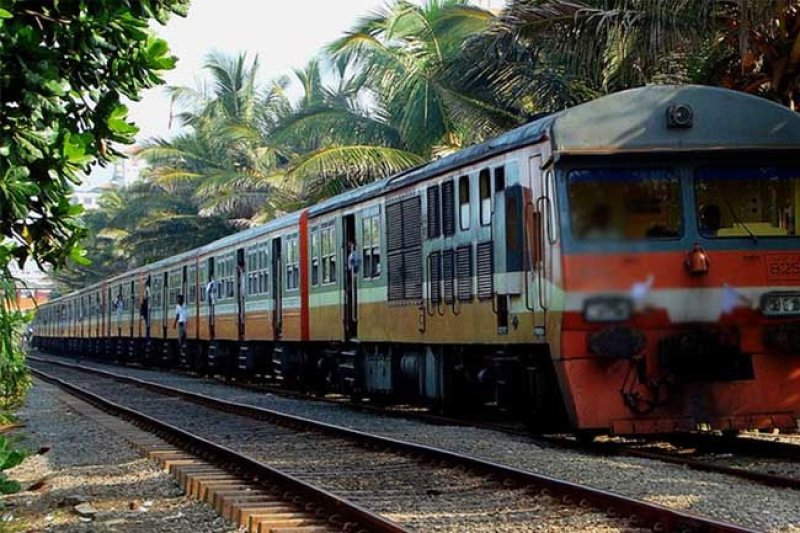 Train Services on Coastal Line delays due  to a Engine Fire