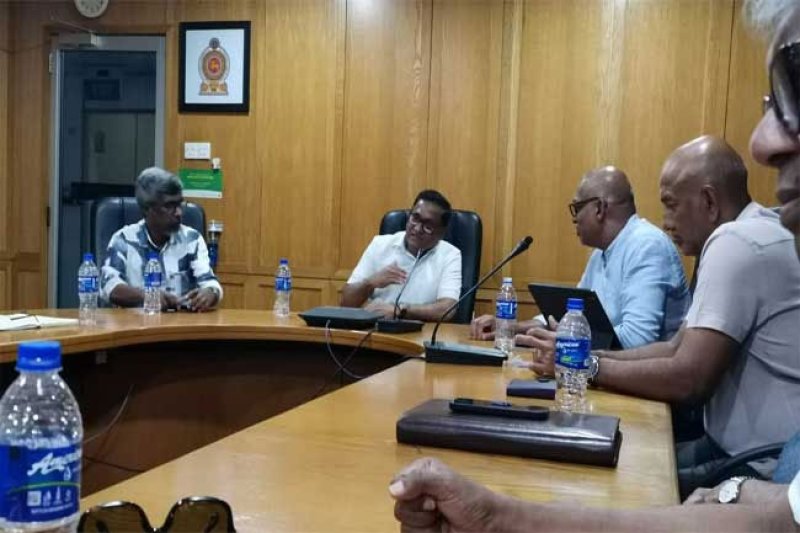 Minister Herath visits BIA to Address Flight Delays