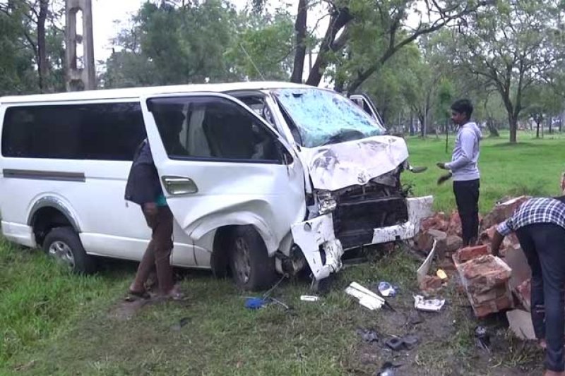 Five injured in A9 Mihintale accident