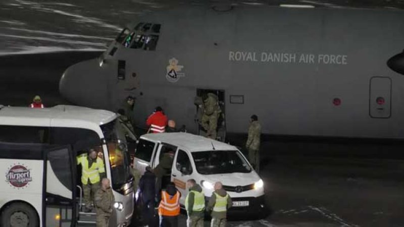 European military personnel arrive in Greenland 