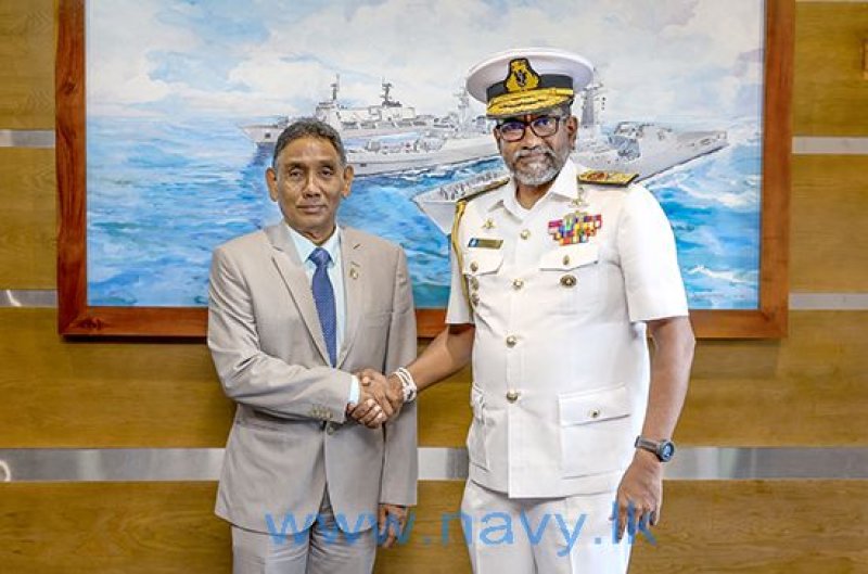 High Commissioner of Maldives to SL meets Navy  Commander