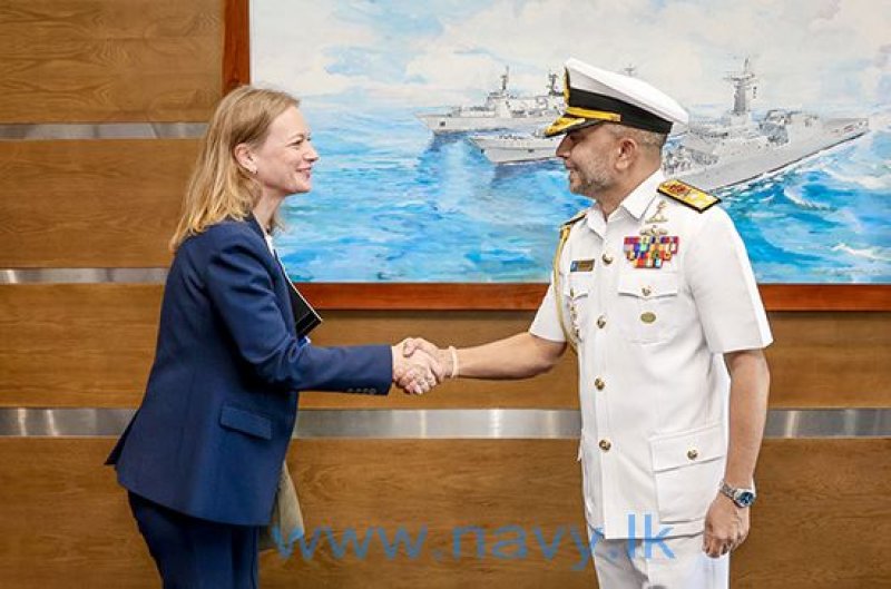 Head of Global Maritime Crime Programme meets Navy Commander