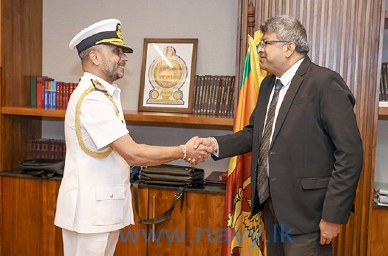 Commander of the Navy calls on Minister of Justice 