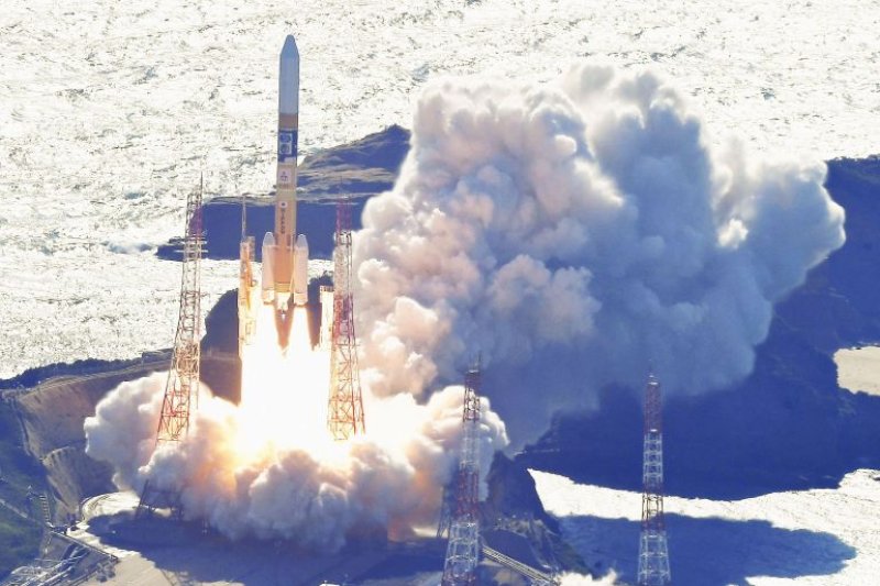 Japan launches X-ray satellite, &lsquo;Moon Sniper&rsquo; lunar lander