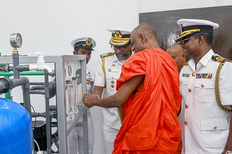 SL Navy installs  RO water treatment plant at Thuparamaya