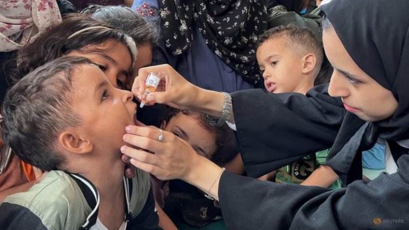 UN begins polio vaccination in Gaza, as fighting rages