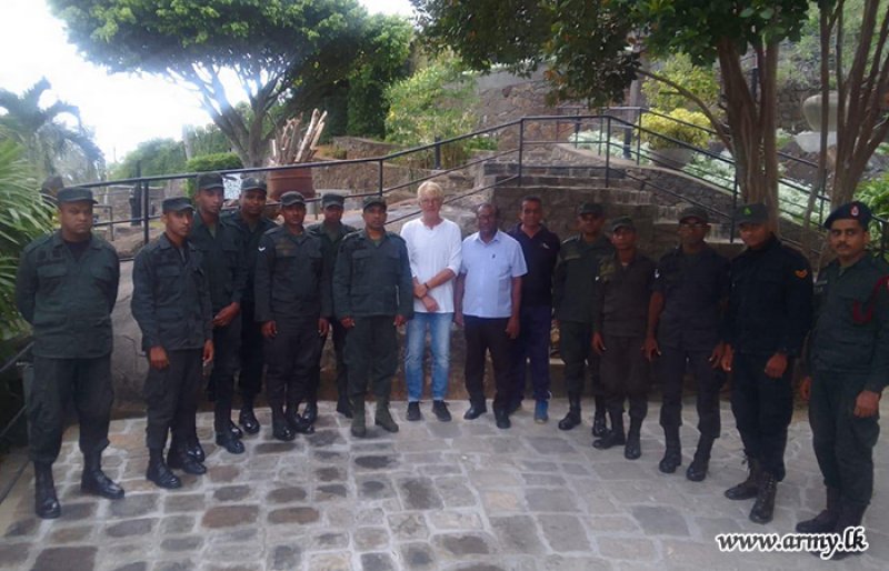 Army Responds to Rescue Missing Tourist at Koslanda