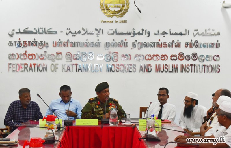 Commander, SF-East Conducts Courtesy Visits in Batticaloa