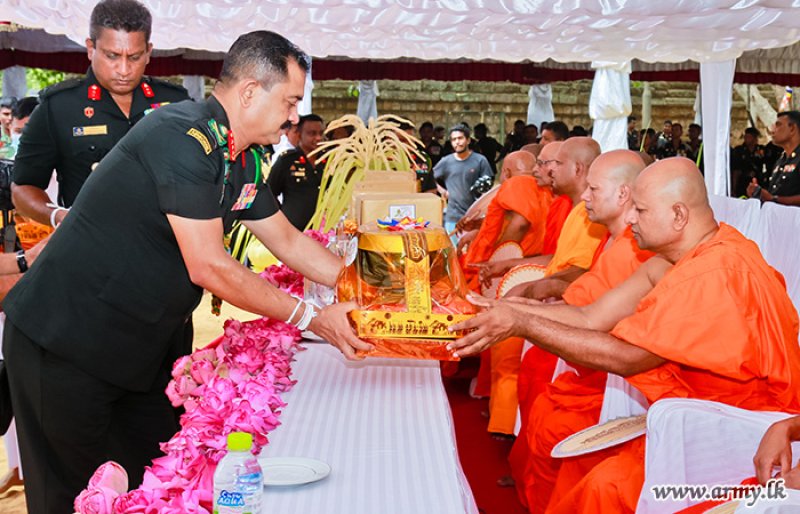 Army flag blessing  Begin at sacred   Jaya Sri Maha Bodhi
