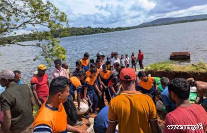 Army Troops Mitigate Water Leakage in Aluthdivulwewa Tank