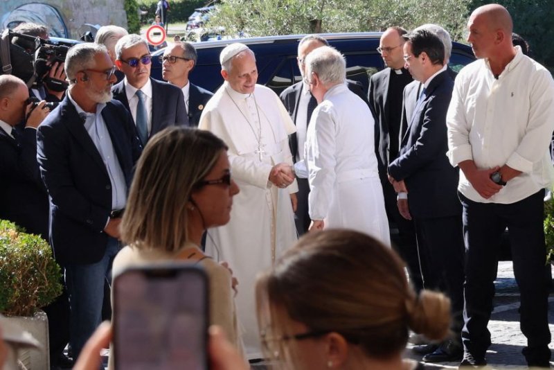 Pope Leo admitted to hospital for operation 
