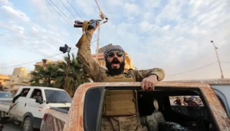 Syria&rsquo;s Former PM agrees to Hand over Power to Reble Forces