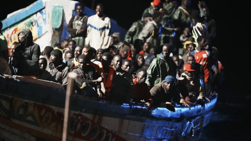 More than 700 migrants rescued off Spain&rsquo;s Canary Islands