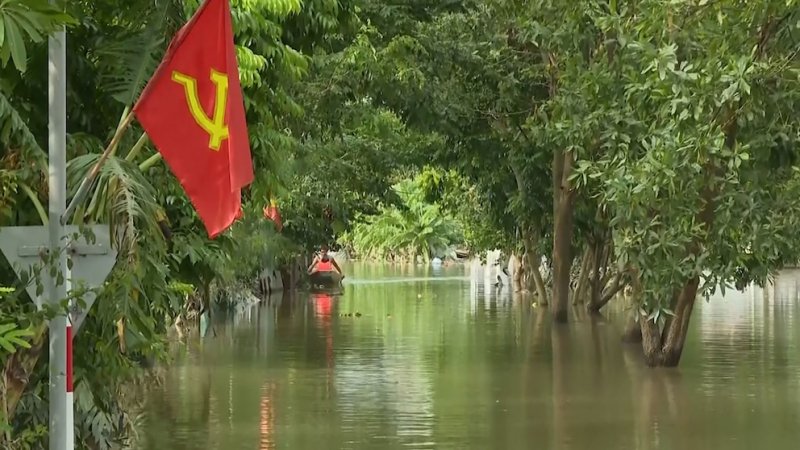 Shanghai Cancels Hundreds of Flights due to Typhoon Bebinca 
