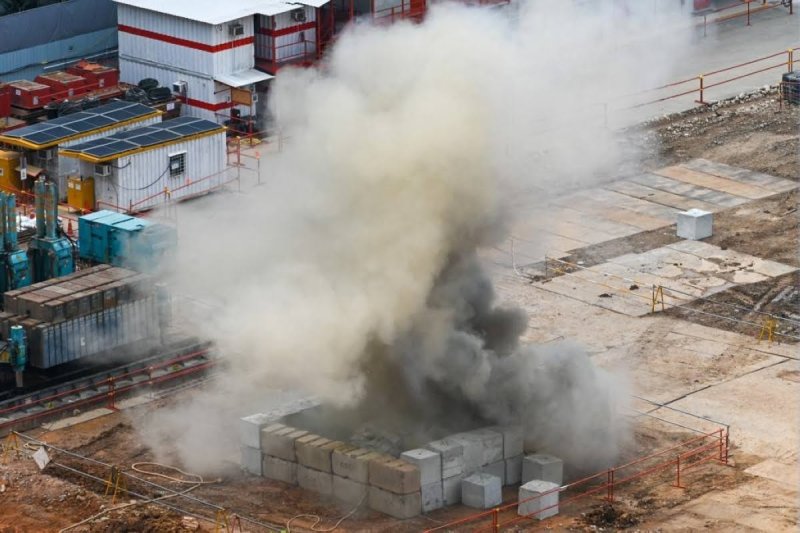 Singapore blows up 100-kg wartime bomb