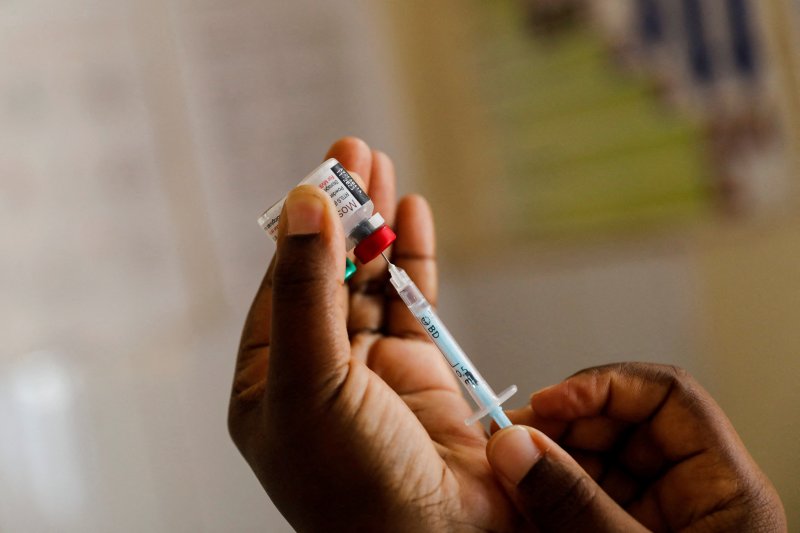Cameroon starts world-first malaria mass vaccine rollout