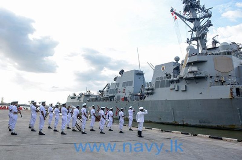 USS Michael Murphy departs Colombo