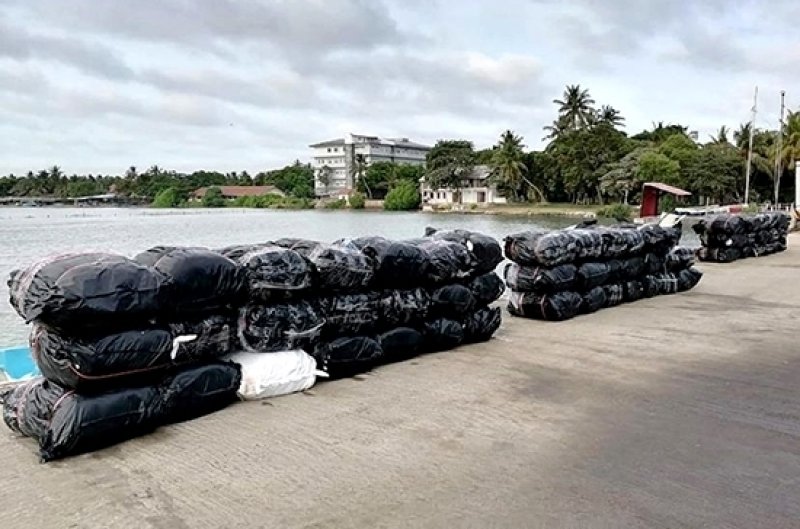 2,068kg of Tendu leaves &amp; 6 suspects intercepted in N/W seas