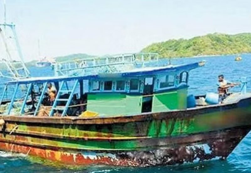 Sri Lankan Navy arrests 10 fishermen from Nagai