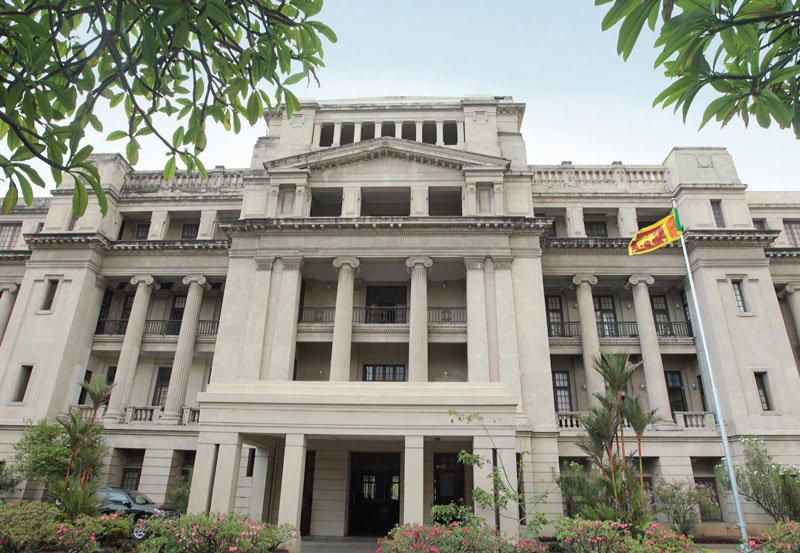 Fire erupts at Finance Ministry building 