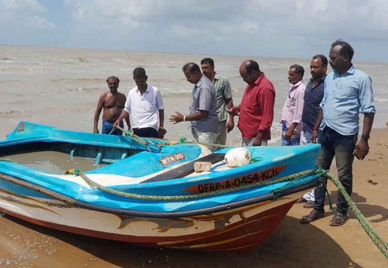 Sri Lankan fishing boat seized near Kodiyakkarai