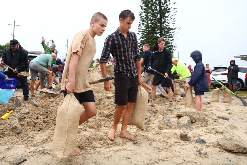 Fears of Destruction as 'Erratic' Cyclone nears Australia