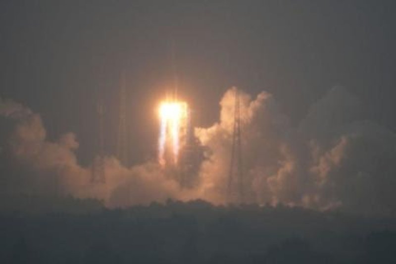 China makes historic landing on far side of the moon
