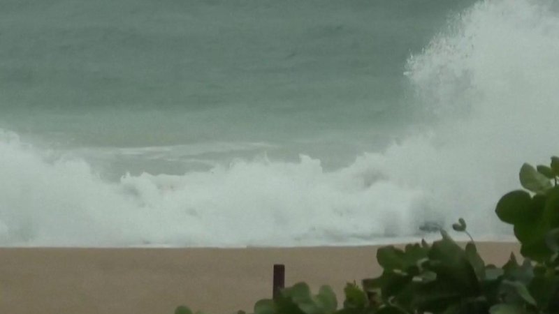 Over 500000 ordered to evacuate as typhoon heads for Vietnam