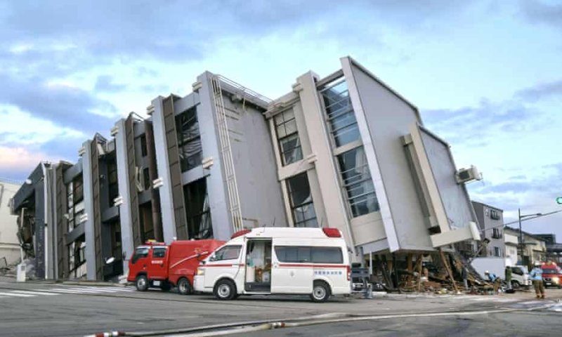 Japan quake: Nearly 250 missing as hope for survivors fades