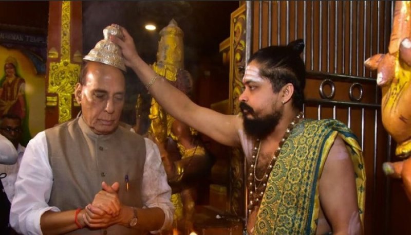Indian Defence Minister visits Seetha Amman Temple 