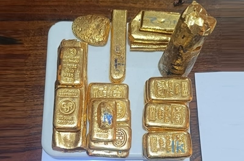 Navy retrieves over 4 kg of gold in Kalpitiya