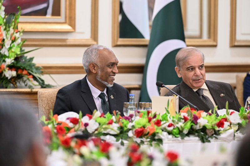 Pakistan PM hosts luncheon for President Muizzu