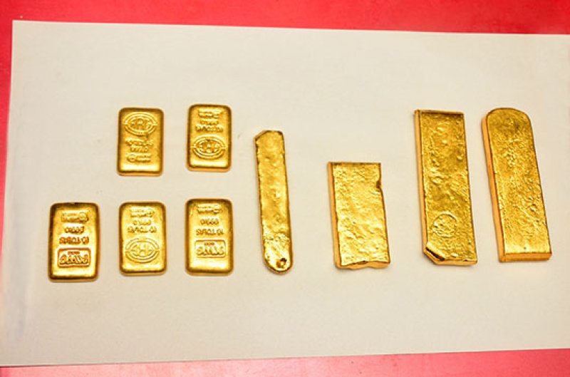 Navy bust gold smuggling racket in Mannar