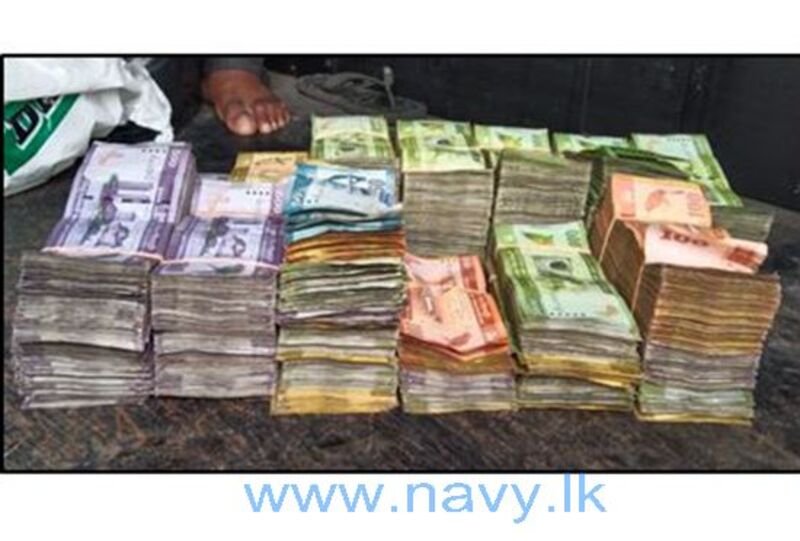 A cab used to smuggle drugs in disguise and 05 suspects held