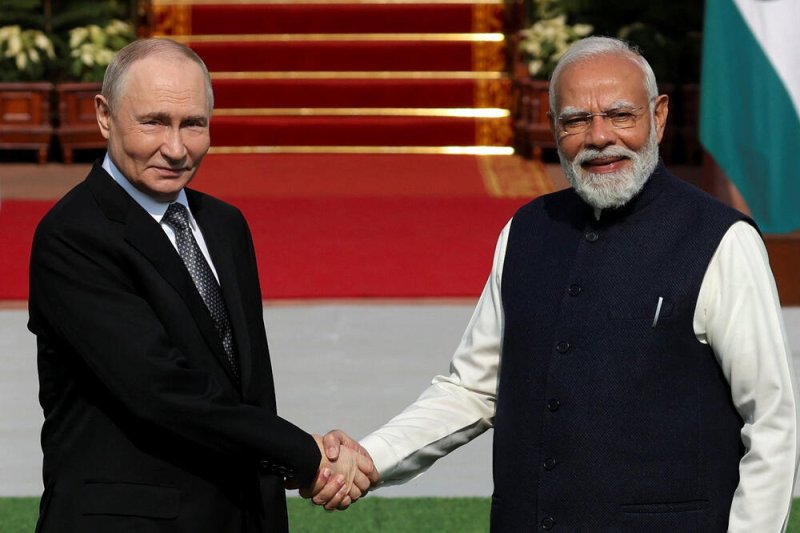 Putin and Modi discuss trade, peace in New Delhi summit