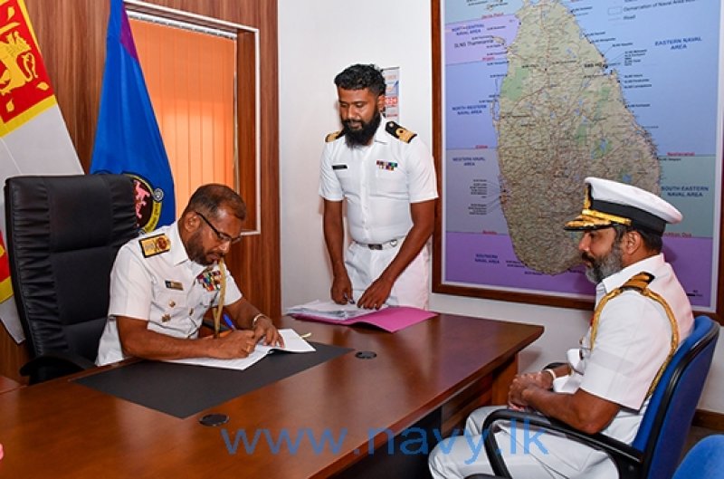 Commodore H. De Silva assumes duties as Acting Commander S/E
