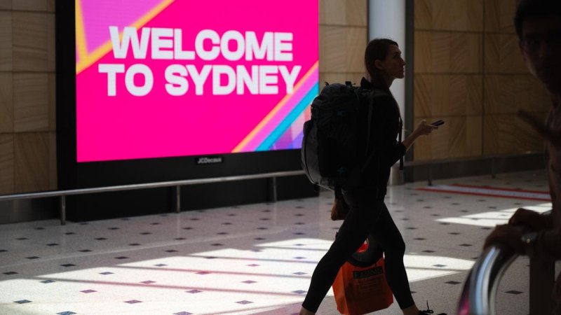 Australia shuts door on Iranian visa holders