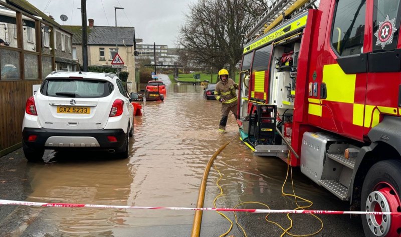 Storm Bert hits UK Causing Amber Warnings